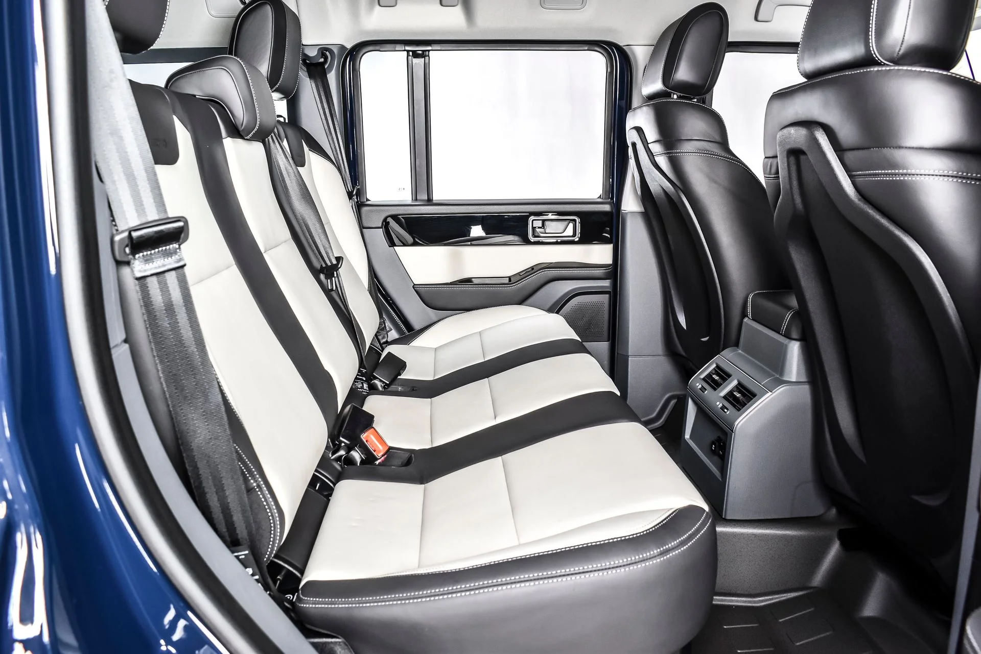 Used 2025 Britannia Blue INEOS Fieldmaster Edition image 17