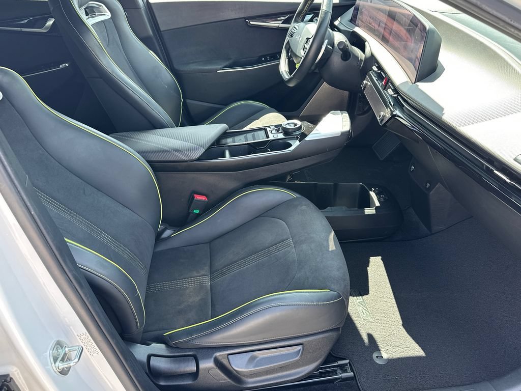 Used 2023  Kia GT image 13