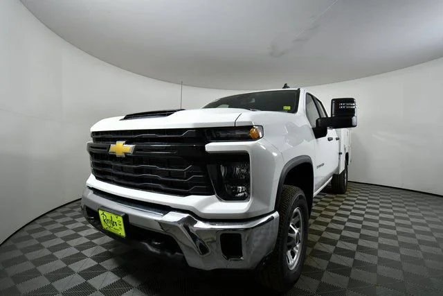 New 2026 Summit White Chevrolet WT image 6