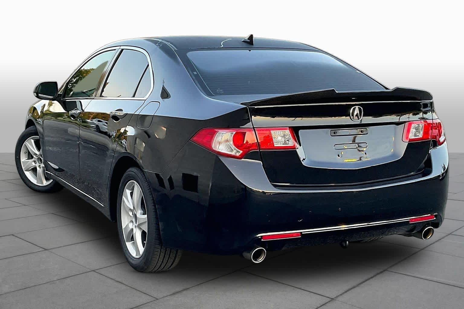 Used 2010 Crystal Black Pearl Acura  image 11