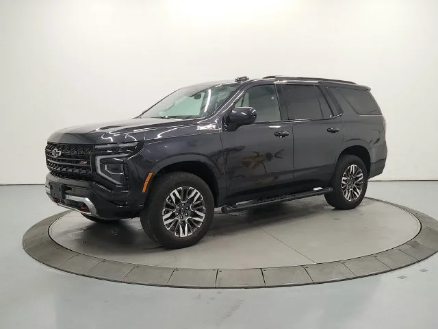 Used 2025 Gray Chevrolet Z71 image 5