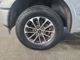 Used 2018 Silver Ford XLT image 3