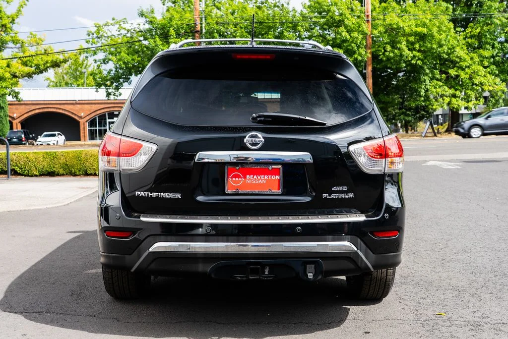 Used 2013 Black Nissan Platinum image 5