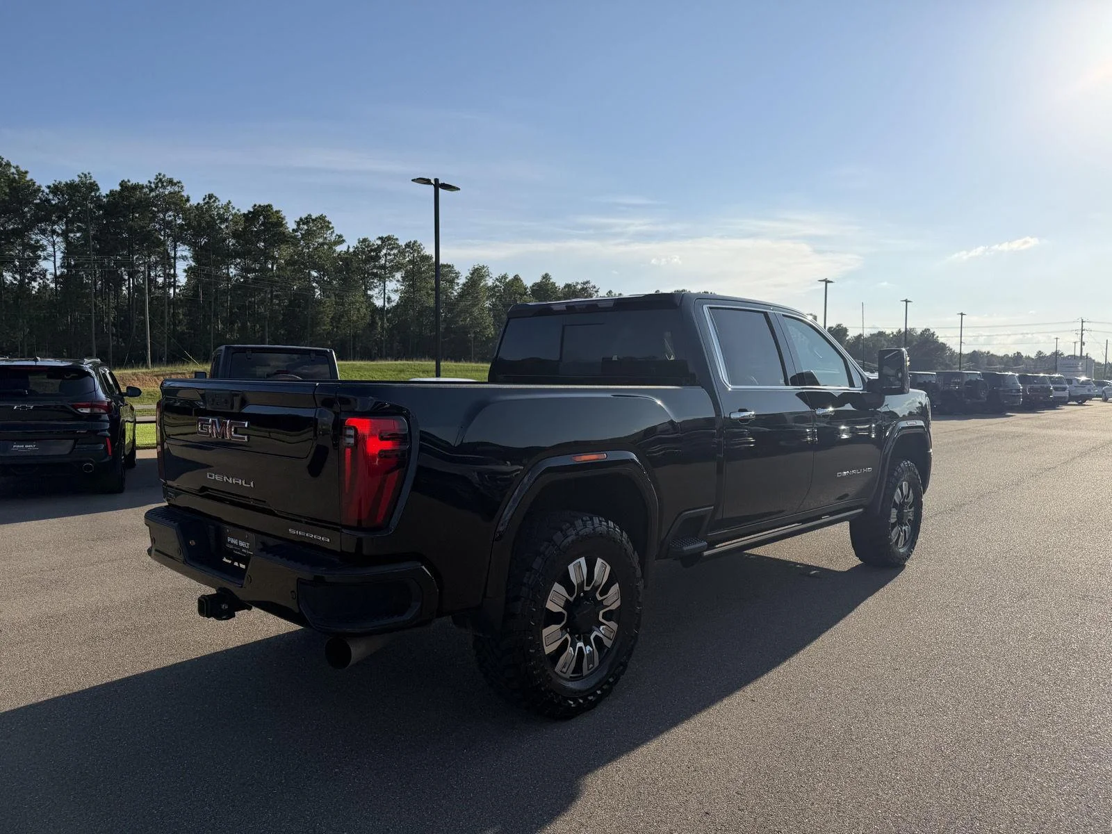 Used 2025 Onyx Black GMC Denali image 6
