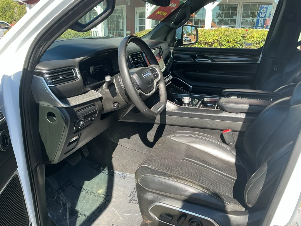 Used 2022 Bright White Clearcoat Jeep Series III image 13