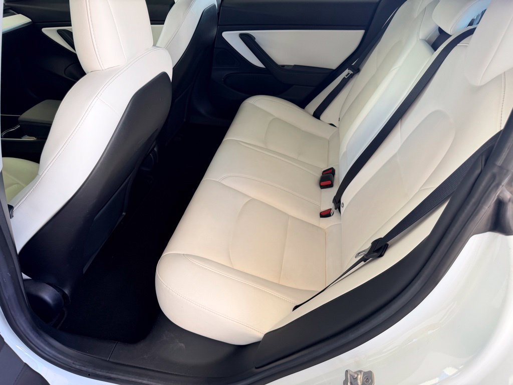 Used 2018 White Tesla Long Range image 27