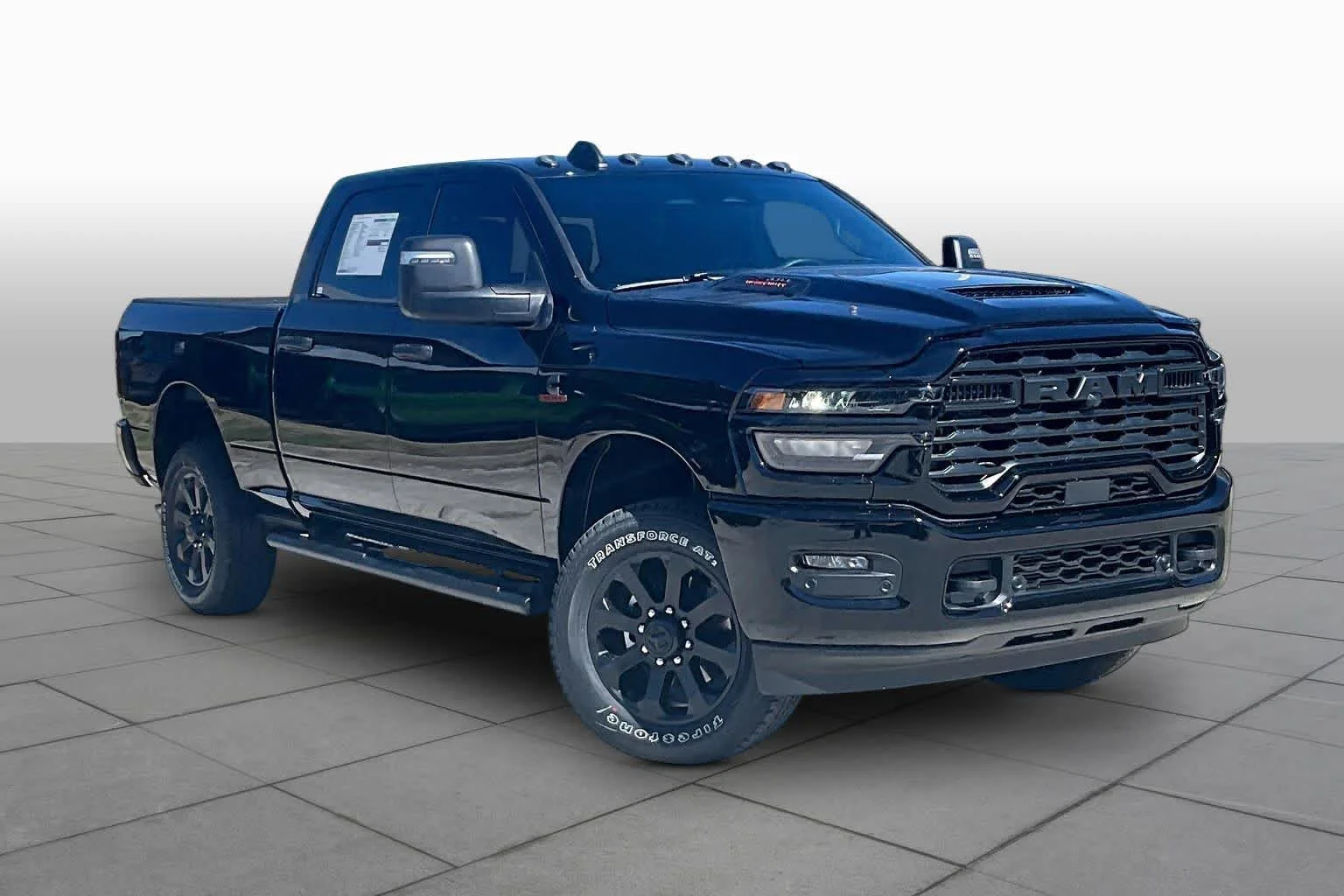 New 2026 Diamond Black Crystal Pearl-Coat Exterior Paint RAM Black Express image 3
