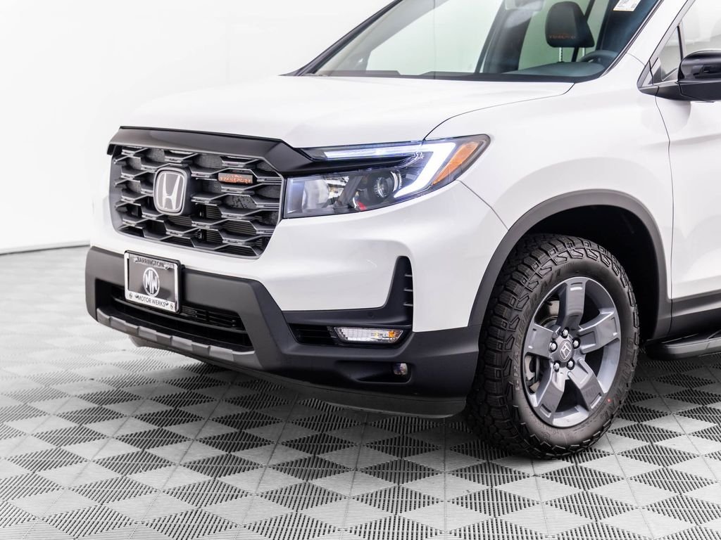 Certified Used 2025 Platinum White Pearl Honda AWD TRAILSPORT image 39