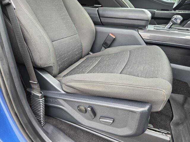 Used 2023 Atlas Blue Metallic Ford XLT image 36