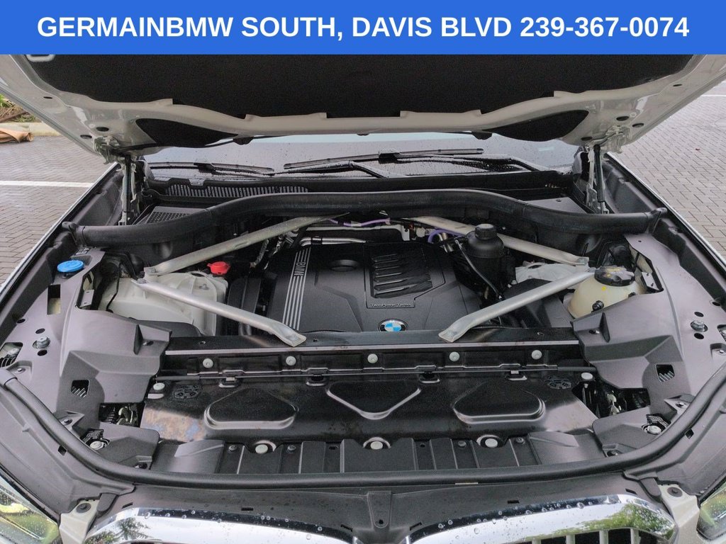 Used 2021 White Metallic BMW sDrive40i image 14