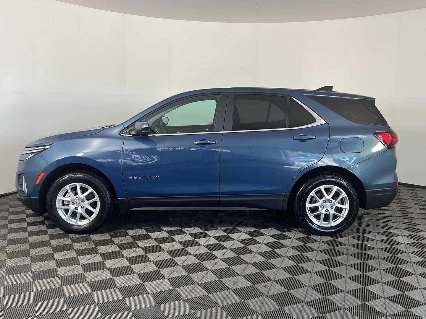 Used 2024 Lakeshore Blue Chevrolet LT image 24