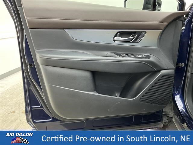 Used 2025 Deep Ocean Blue Pearl/Super Black Nissan Platinum image 15