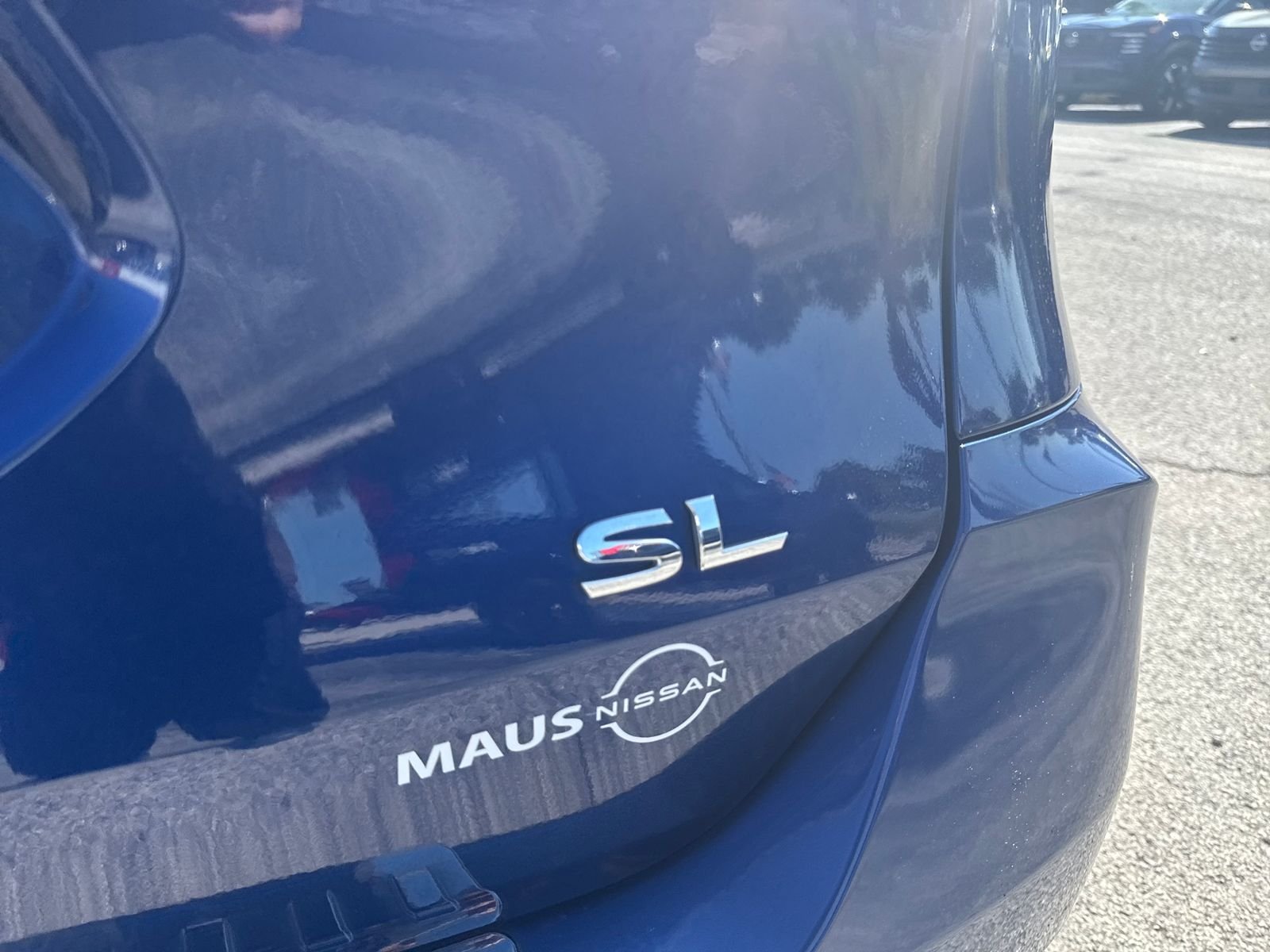Used 2017 Blue Nissan SL image 15