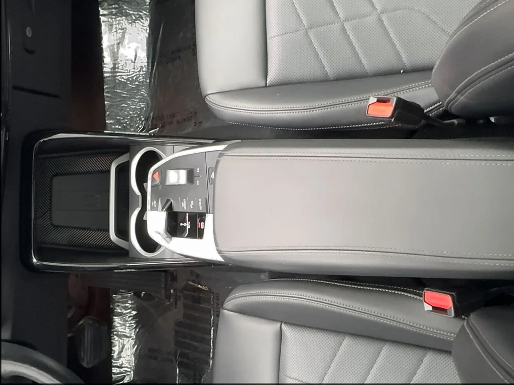 Used 2024 Silver BMW xDrive28i image 40