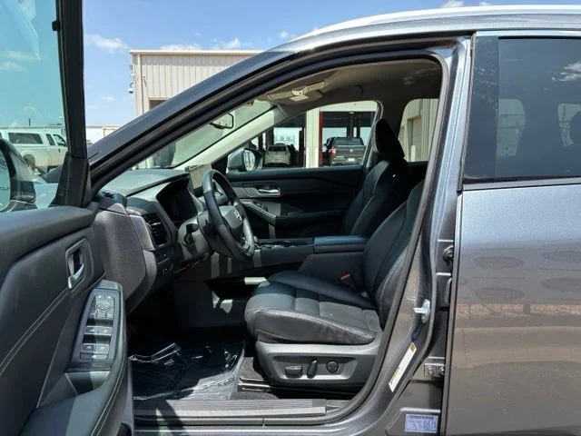 Certified Used 2026 Gun Metallic Nissan SL image 7