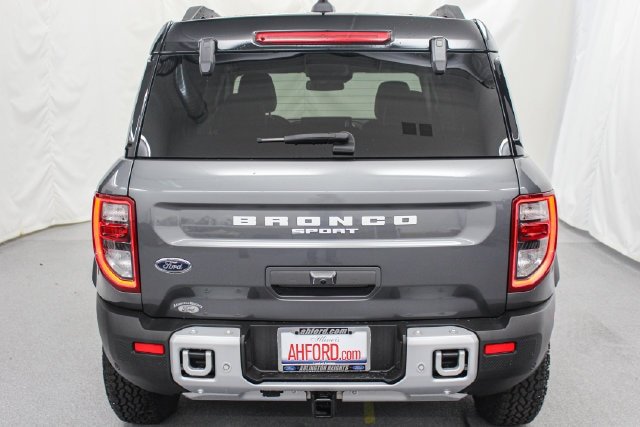 New 2025 Carbonized Gray Metallic Ford Outer Banks® image 8