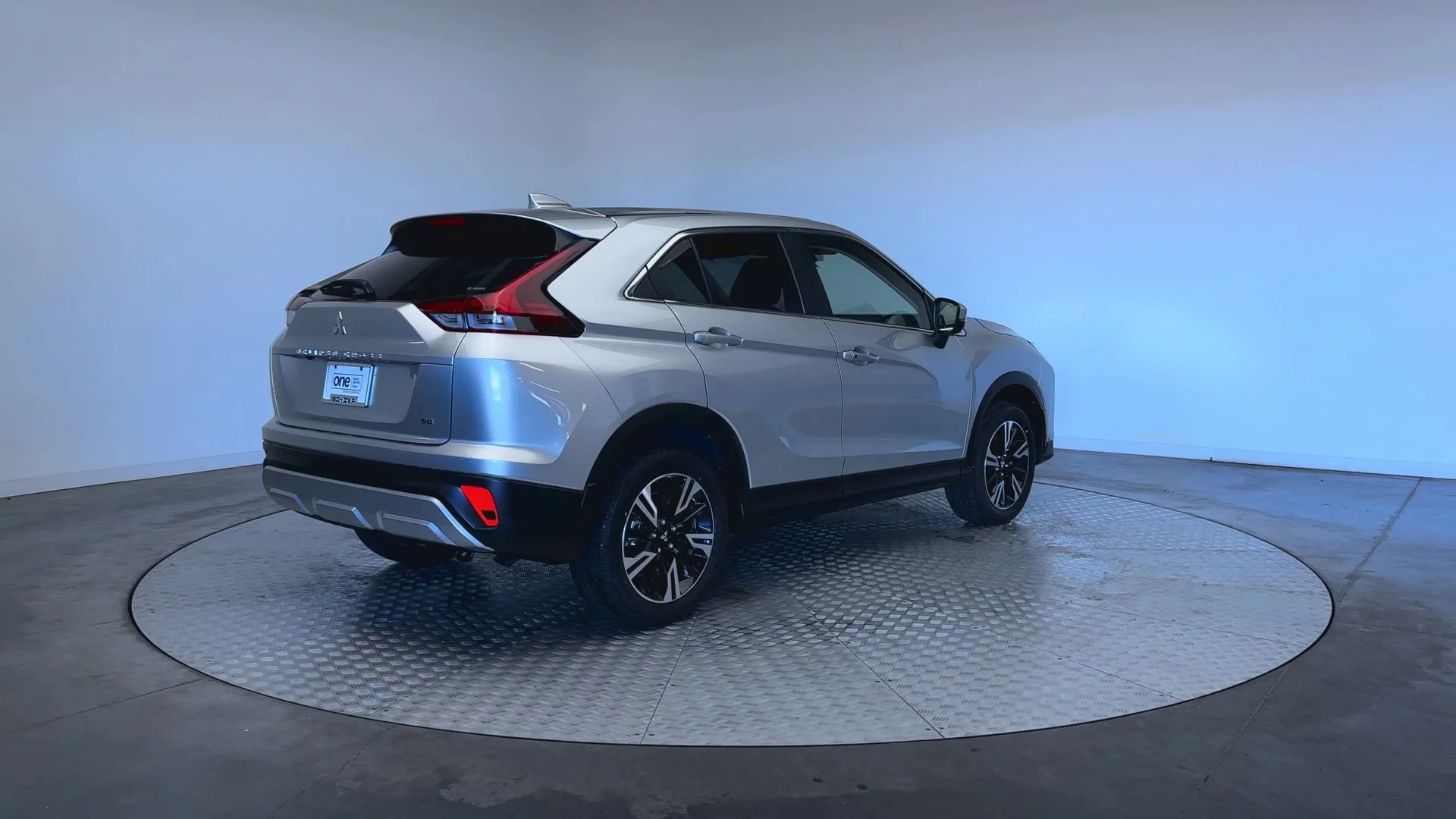 New 2026 Alloy Silver Metallic Mitsubishi SE image 8
