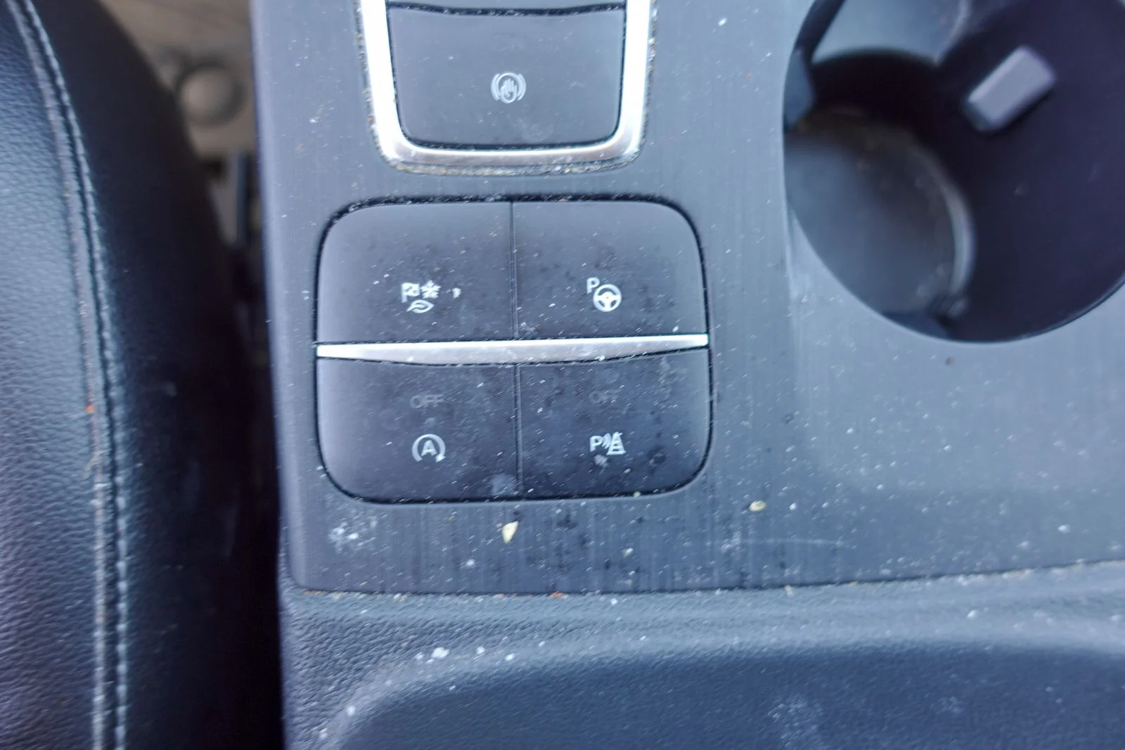 Used 2020 Black Metallic Ford Titanium image 22