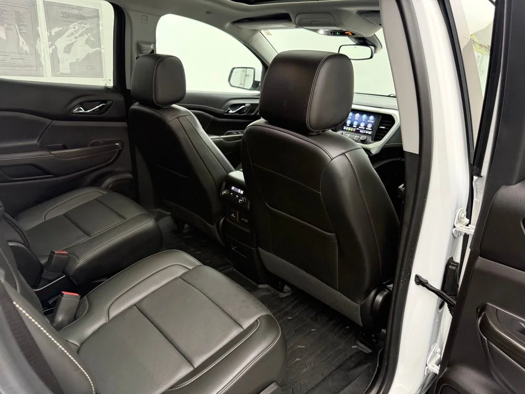 Used 2023 White GMC SLT image 45