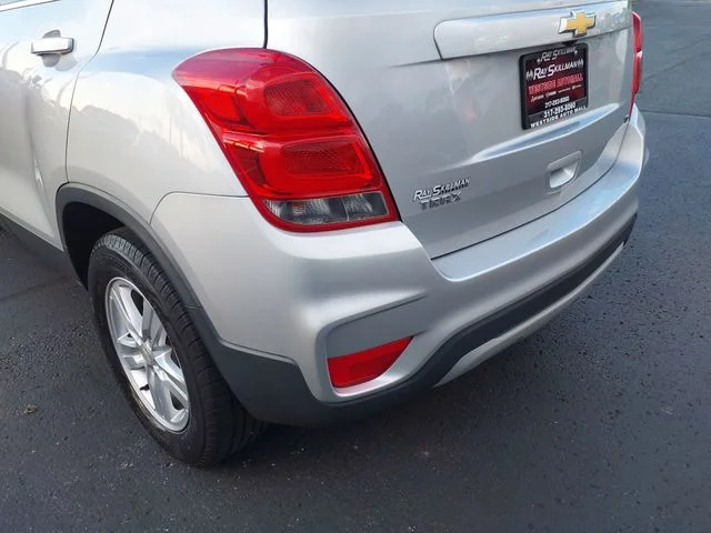 Used 2017 Silver Chevrolet LT image 28