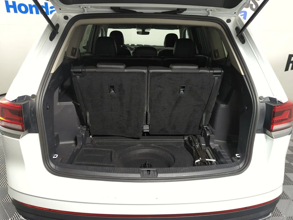 Used 2023 Pure White Volkswagen 2.0T SE image 18