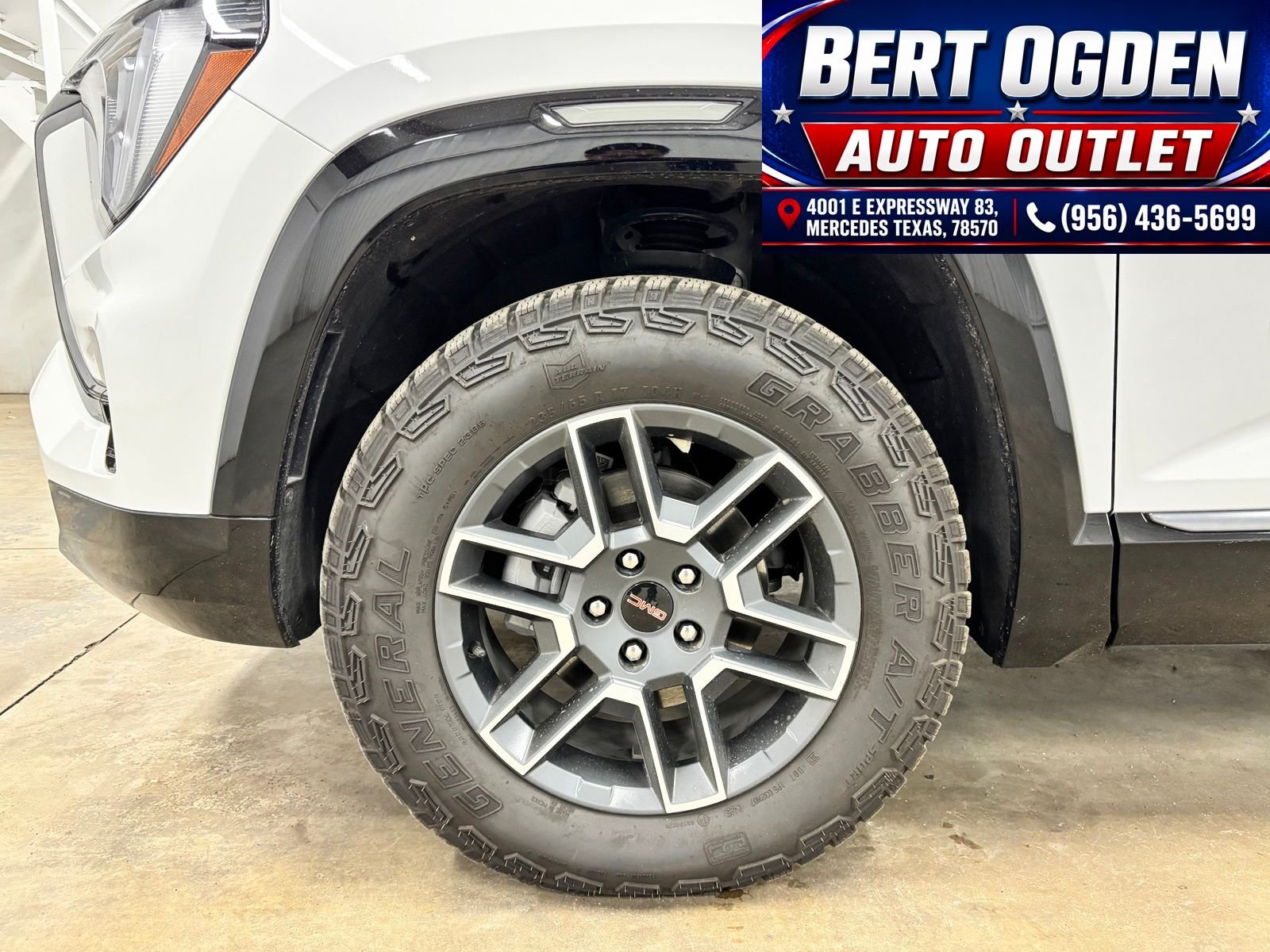 Used 2026 White GMC AT4 image 10