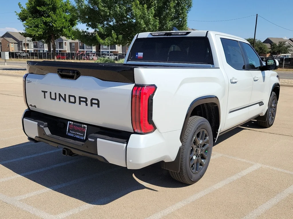 New 2026 Wind Chill Pear Toyota Platinum image 5