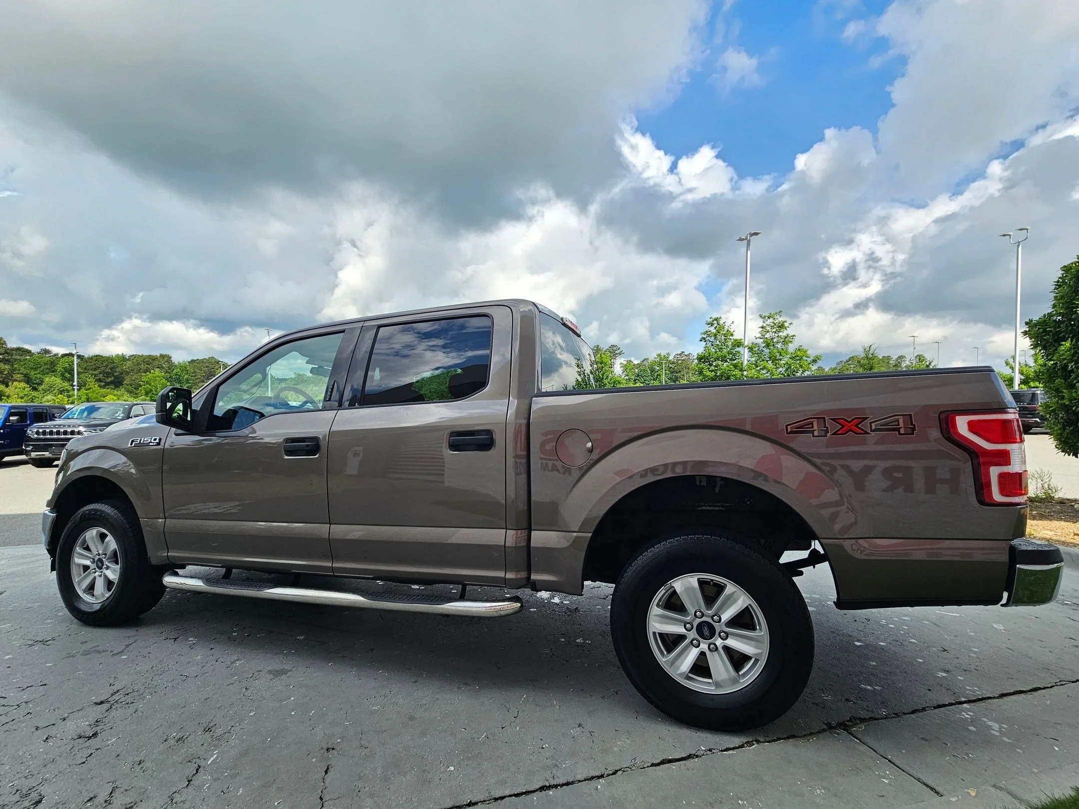 Used 2018 Stone Gray Ford XLT image 5