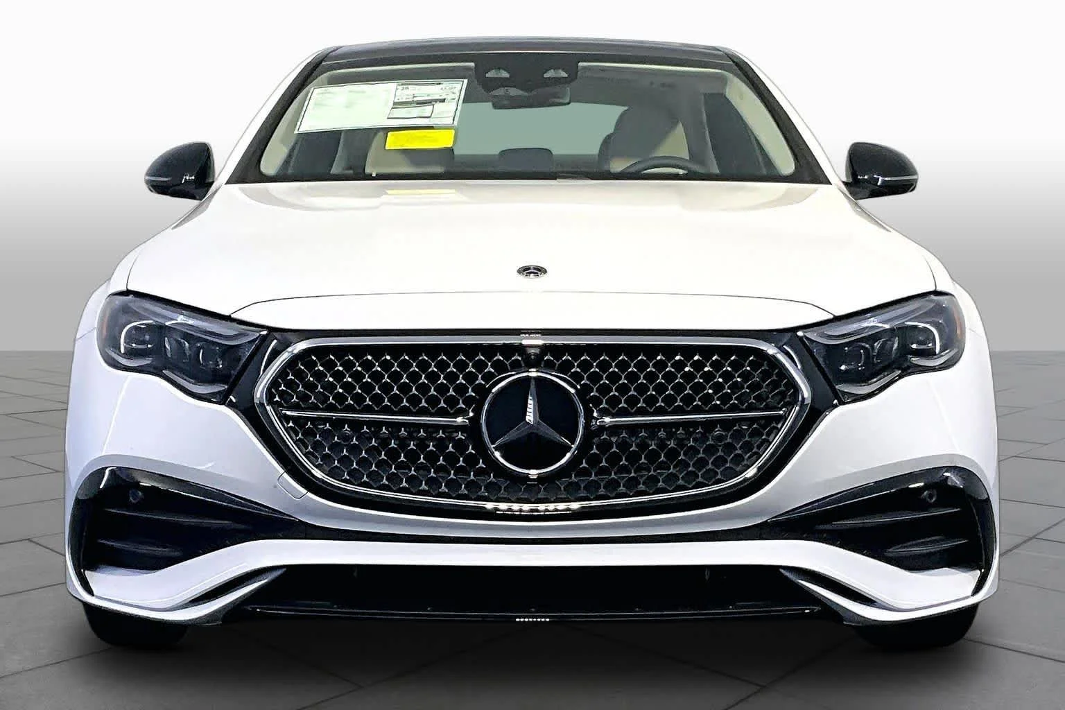 New 2027 MANUFAKTUR Moonlight White Metallic Mercedes-Benz E 450 image 2