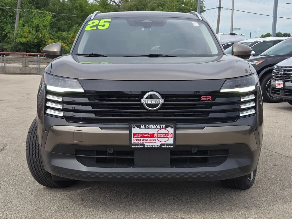 Used 2025 Brown Nissan SR image 2