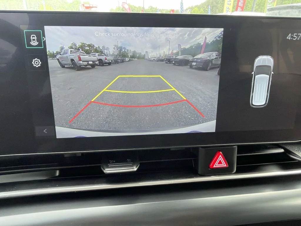 Used 2025 Snow White Pearl Kia LXS image 18