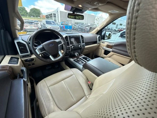Used 2018 White Platinum Clearcoat Metallic Ford Lariat image 8