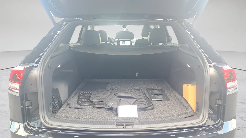 New 2026 Black Volkswagen SEL image 26