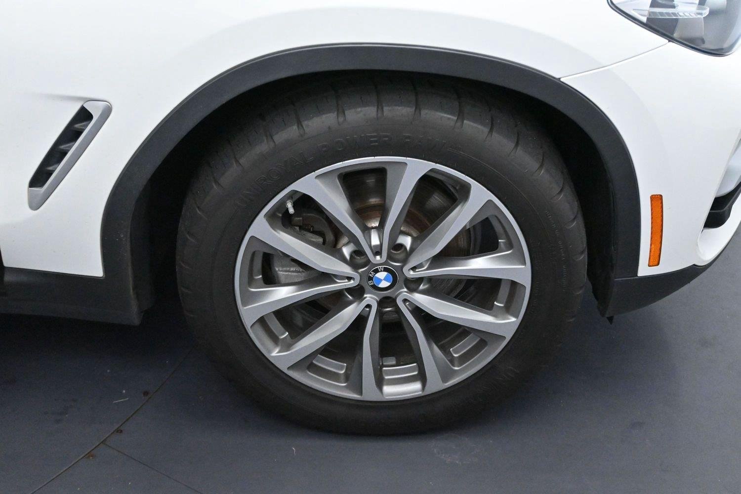 Used 2019 Alpine White BMW sDrive30i image 32