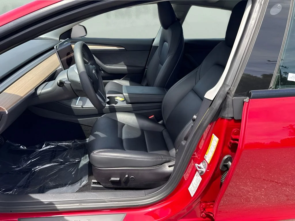 Used 2022 Red Tesla Long Range image 5