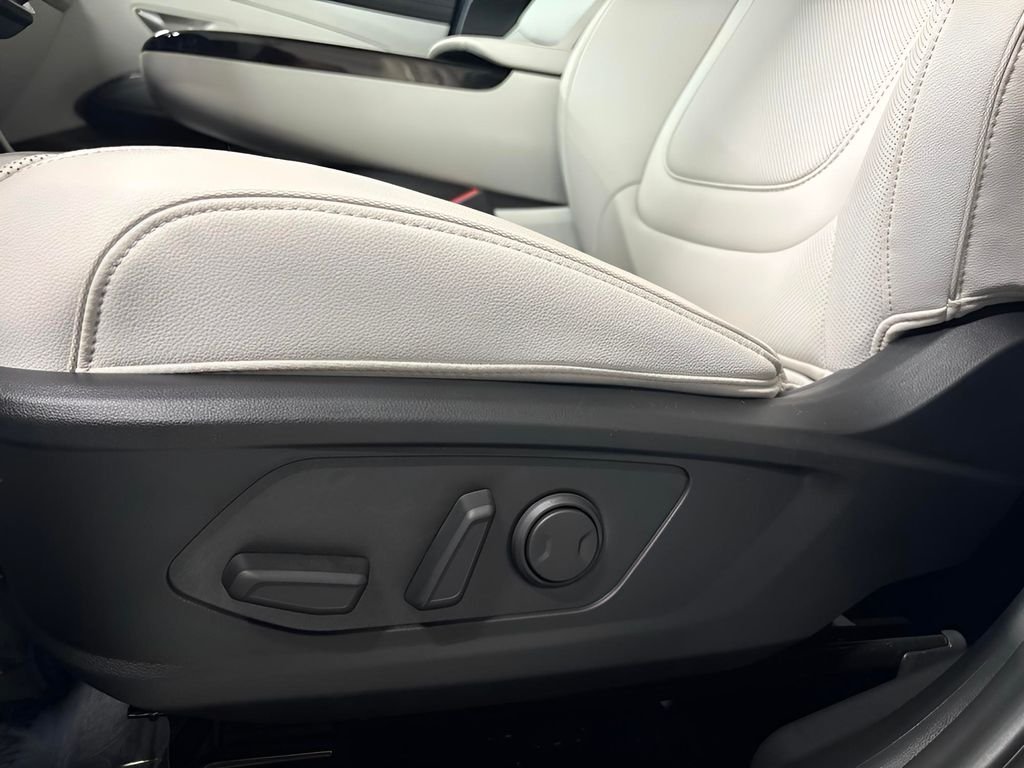 Certified Used 2025 Black Hyundai Limited image 15