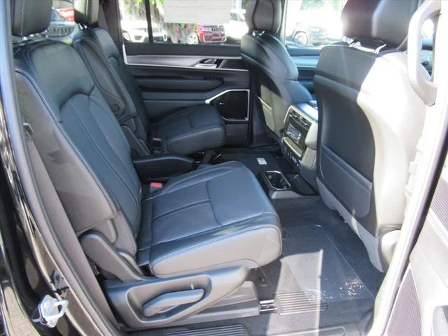 New 2026 High Gloss Black Exterior Paint Jeep Limited Reserve image 30