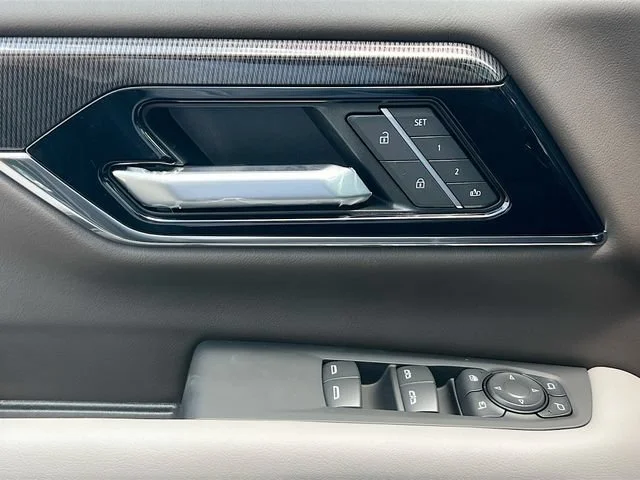 New 2026 Onyx Black GMC Elevation image 13