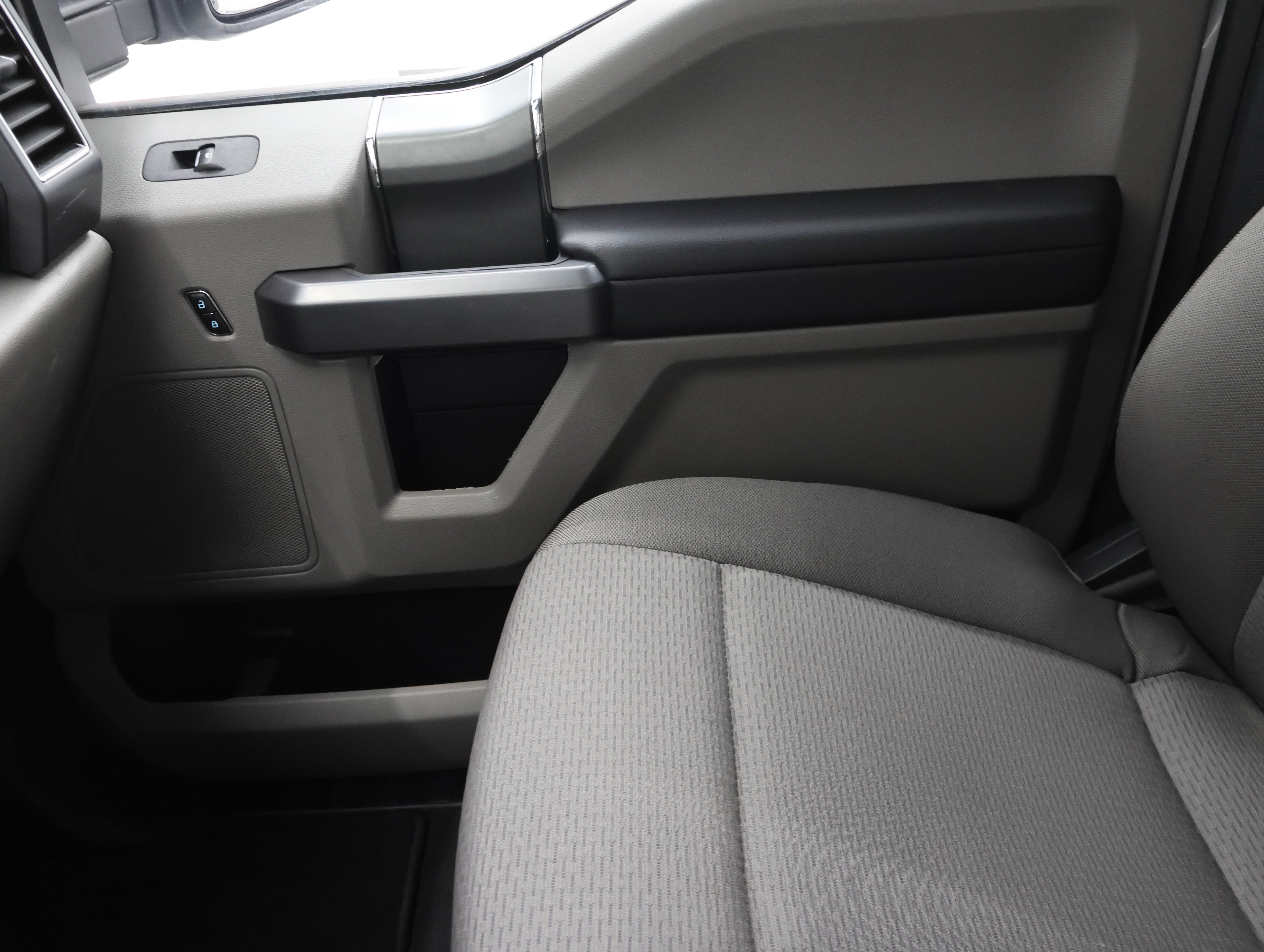 Used 2022 Oxford White Ford 4x4 Crew Cab XLT w/FX4: CREW-SHORT-XLT-6.7L DIESEL-FX4-NAVIGATION-4WD-1 OWNER image 13