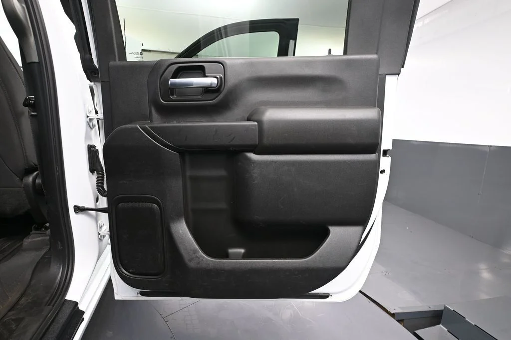 Used 2022 White Chevrolet LT image 31