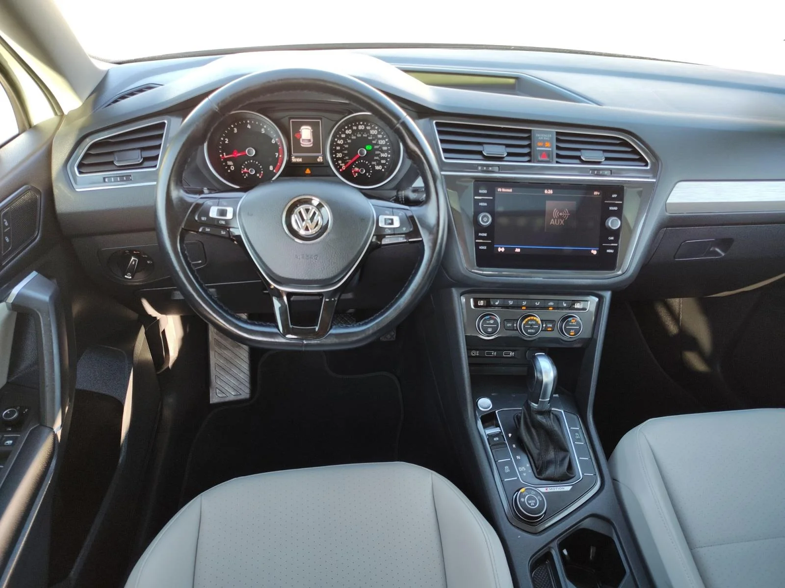 Used 2018 Pure White White Volkswagen  image 11
