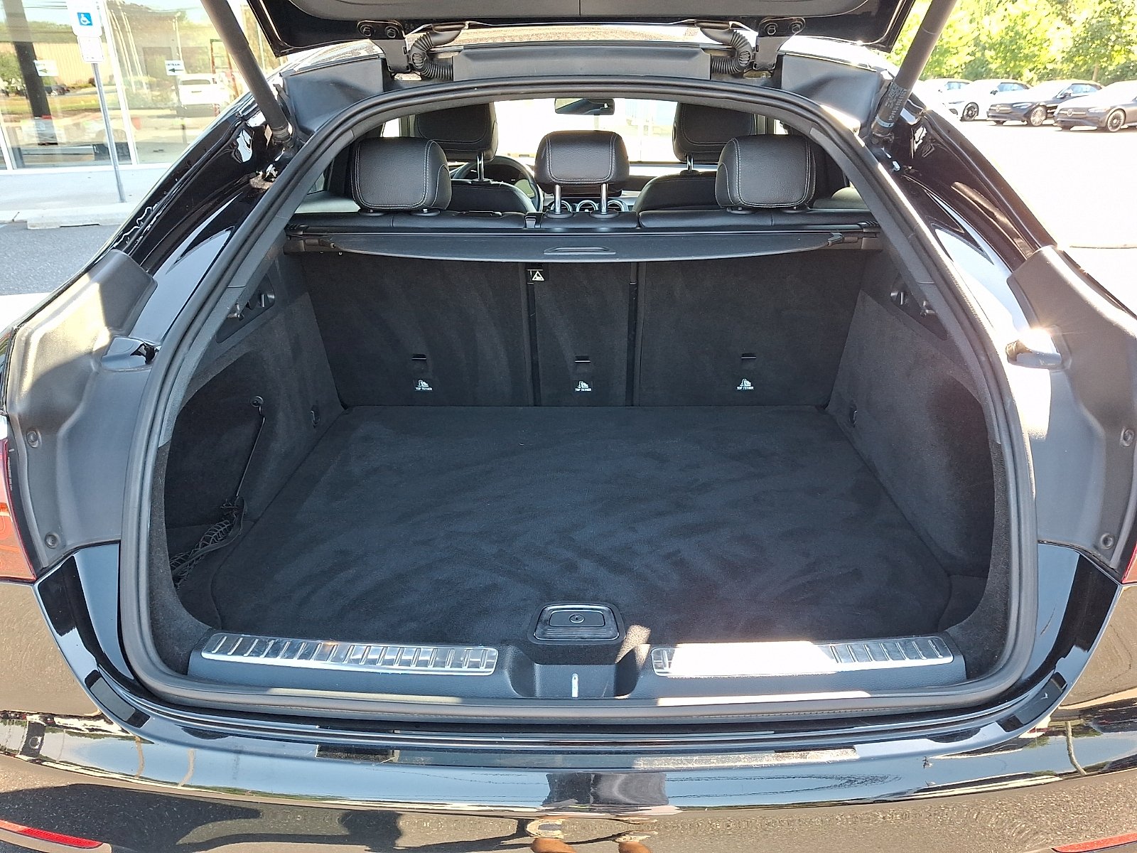 Certified Used 2020 Black Mercedes-Benz 4MATIC® image 30