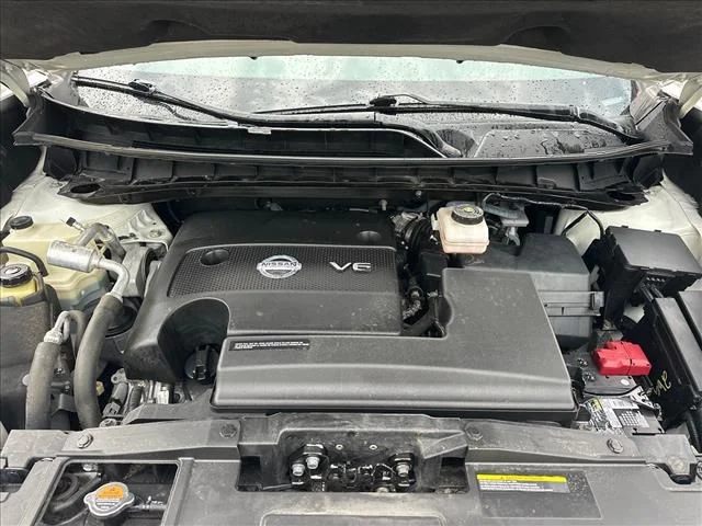 Used 2020 White Nissan Platinum image 33