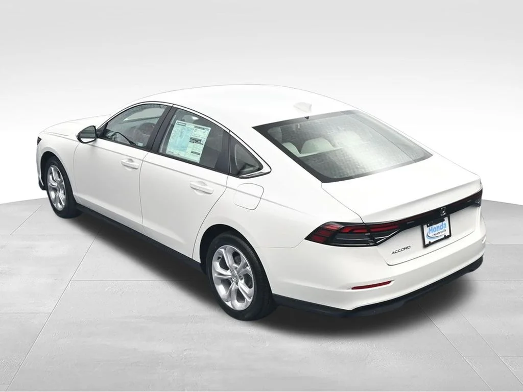 New 2026 Platinum White Pearl Honda LX image 28