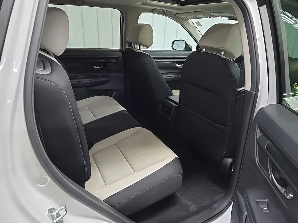 Used 2024  Honda EX image 19