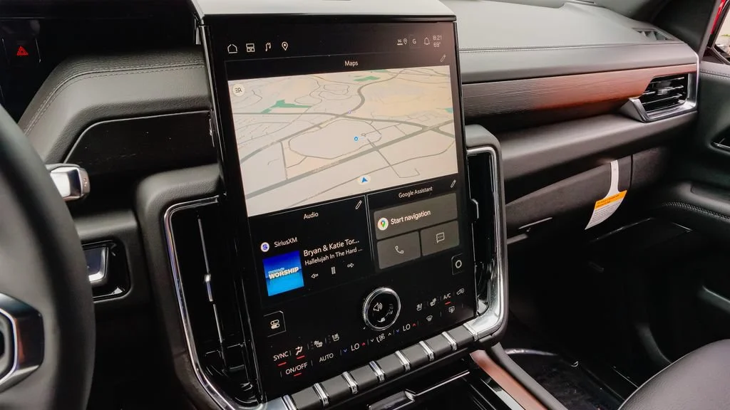 2026 GMC Yukon XL Denali - Photo 18