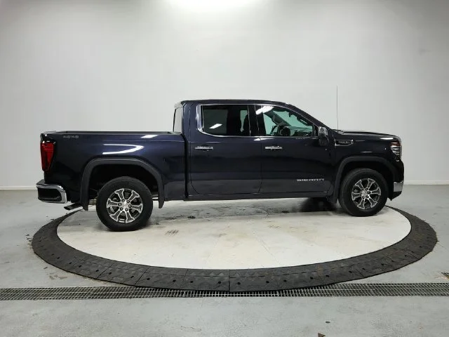 Used 2025 Silver GMC SLT image 9