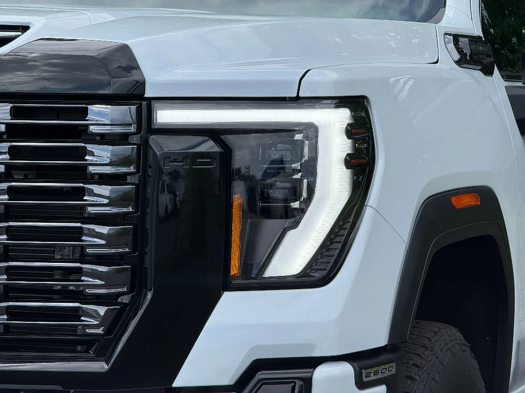 2026 GMC Sierra 2500HD Denali Ultimate - Photo 16
