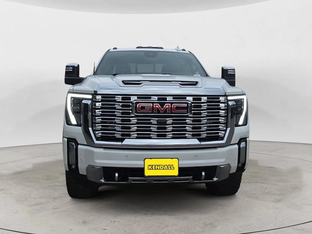 Used 2024 White Frost Tricoat GMC Denali image 2
