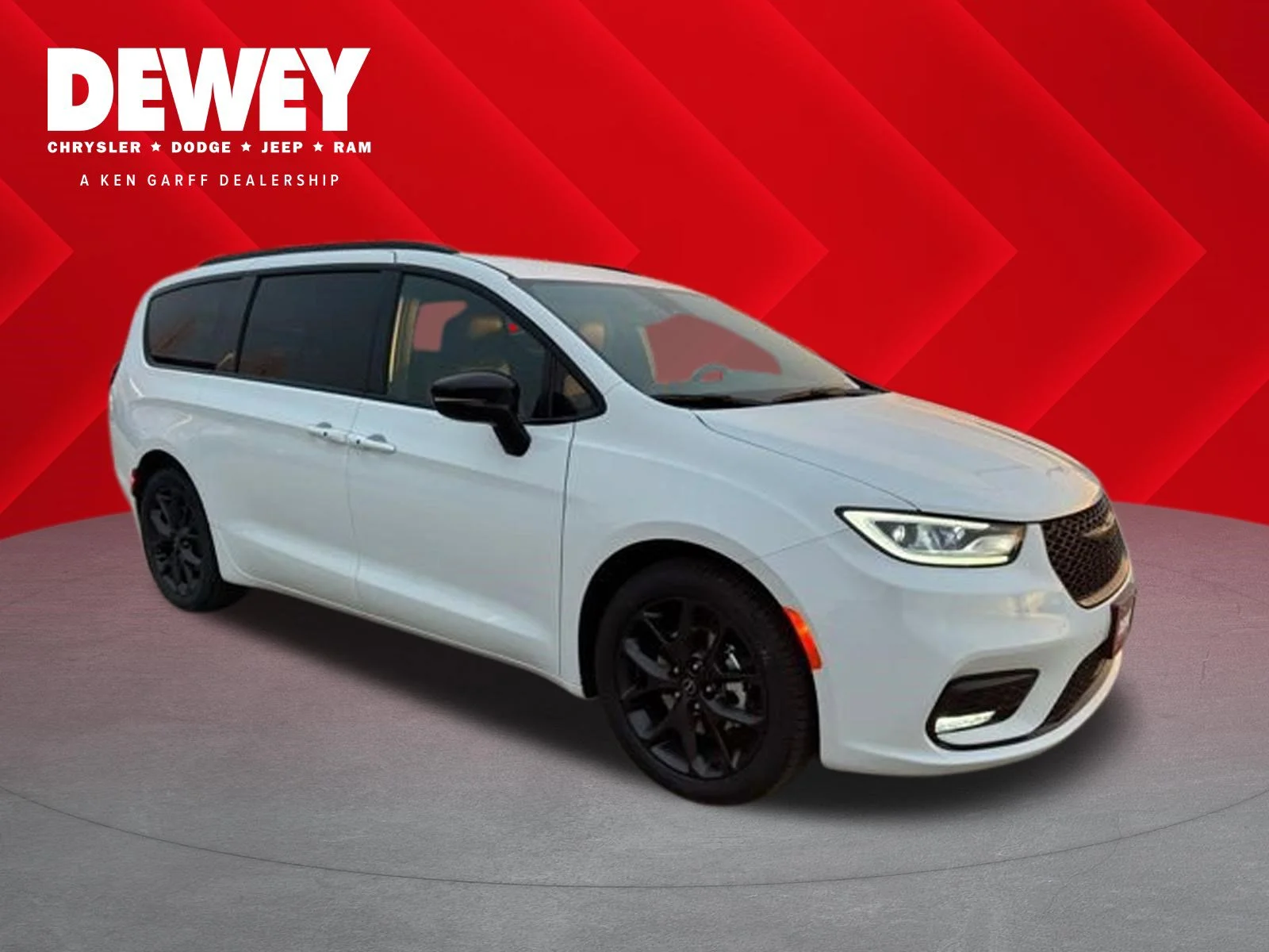 2026 Chrysler Pacifica Select's photo